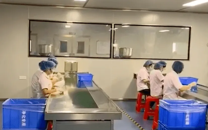 100,000-class cleanroom